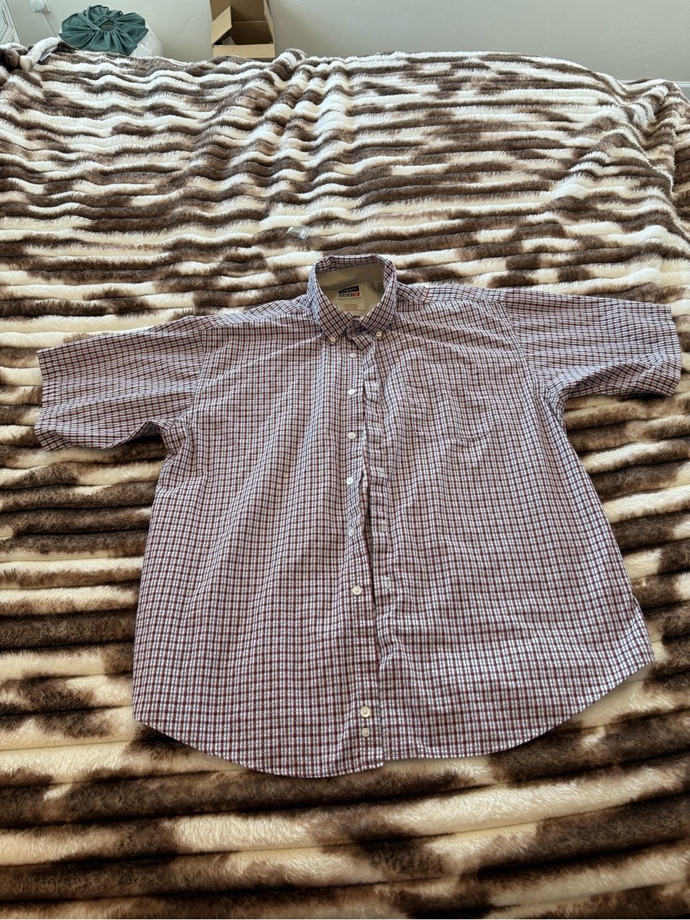 Haggar Short-Sleeve Button-Down Plaid Shirt in Red and Blue